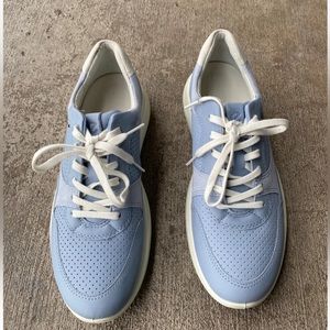 Ecco Mens Danish Design Casual Walking  Size 39 8 US blue suede perforated